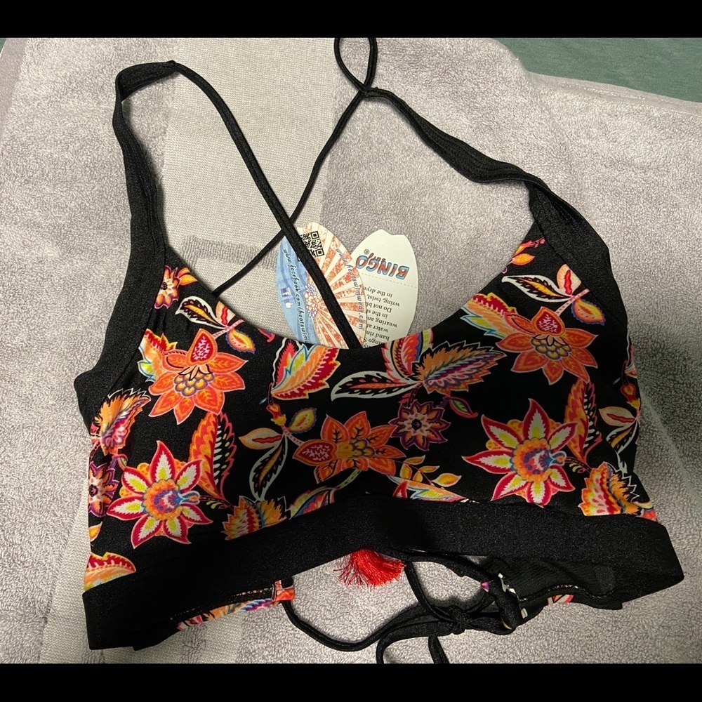 Bingo surf women’s bikini with tassels detail. - Picture 4 of 8